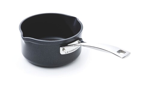 Casserole Les Forg&eacute;es 16 cm noire anti adh&eacute;rente avec 2 becs verseurs
